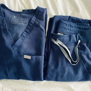 NAVY FIGS Set: Size SMALL - Catarina One-Pocket Top & Zamora Jogger Pants